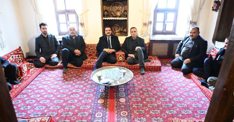 BAŞKAN TAŞKIN, ESKİ MALATYA MUHTARLARIYLA BULUŞTU