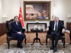 AK Parti Malatya Milletvekili İnanç Siraç Kara Ölmeztoprak, Diyanet İşleri Başkanı Prof. Dr. Safi Arpaguş’u ziyaret etti