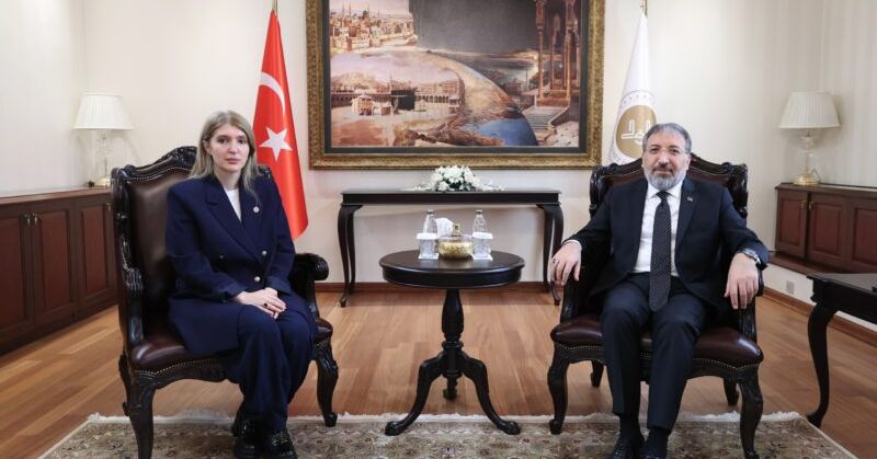 AK Parti Malatya Milletvekili İnanç Siraç Kara Ölmeztoprak, Diyanet İşleri Başkanı Prof. Dr. Safi Arpaguş’u ziyaret etti