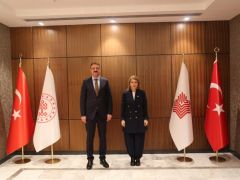 MALATYA’DA TARİHİ CAMİLER KURBAN BAYRAMI’NA HAZIRLANIYOR ÖLMEZTOPRAK, VAKIFLAR GENEL MÜDÜRÜ İLE MALATYA’DAKİ CAMİLERİ VE TARİHİ ESERLERİ GÖRÜŞTÜ