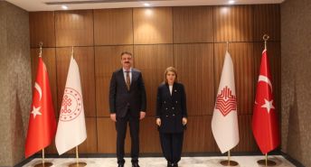 MALATYA’DA TARİHİ CAMİLER KURBAN BAYRAMI’NA HAZIRLANIYOR ÖLMEZTOPRAK, VAKIFLAR GENEL MÜDÜRÜ İLE MALATYA’DAKİ CAMİLERİ VE TARİHİ ESERLERİ GÖRÜŞTÜ