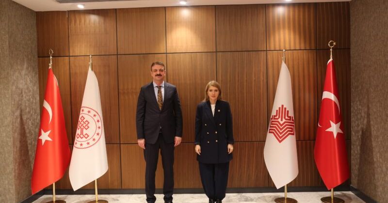 MALATYA’DA TARİHİ CAMİLER KURBAN BAYRAMI’NA HAZIRLANIYOR ÖLMEZTOPRAK, VAKIFLAR GENEL MÜDÜRÜ İLE MALATYA’DAKİ CAMİLERİ VE TARİHİ ESERLERİ GÖRÜŞTÜ
