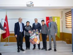 BAŞKAN ER, ‘KARİYER GÜNLERİ’ KAPSAMINDA  ÖĞRENCİLERLE BİR ARAYA GELDİ