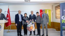 BAŞKAN ER, ‘KARİYER GÜNLERİ’ KAPSAMINDA  ÖĞRENCİLERLE BİR ARAYA GELDİ