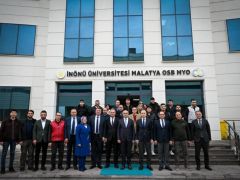 Büyükşehir Belediye Başkanı Sami Er:“Temel Hedefimiz Depremin Yaralarını Sarmak”