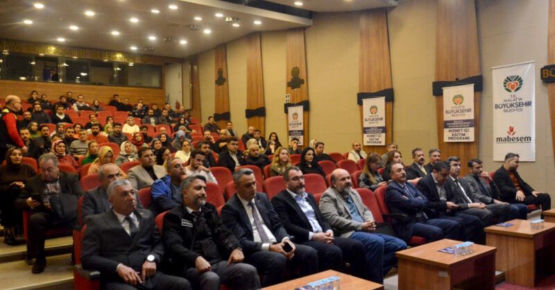 BÜYÜKŞEHİR PERSONELLERİNE HİZMET İÇİ EĞİTİMİ DÜZENLENDİ