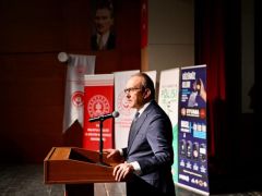 Vali Seddar Yavuz’un Katılımı İle  “Aile İçi İletişim , Şiddet, Madde Bağımlılığı ve En İyi Narkotik Polisi Anne”  Konulu Konferans Gerçekleştirildi