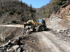 Manisa Turgutlu’da yol çalışmaları devam ediyor