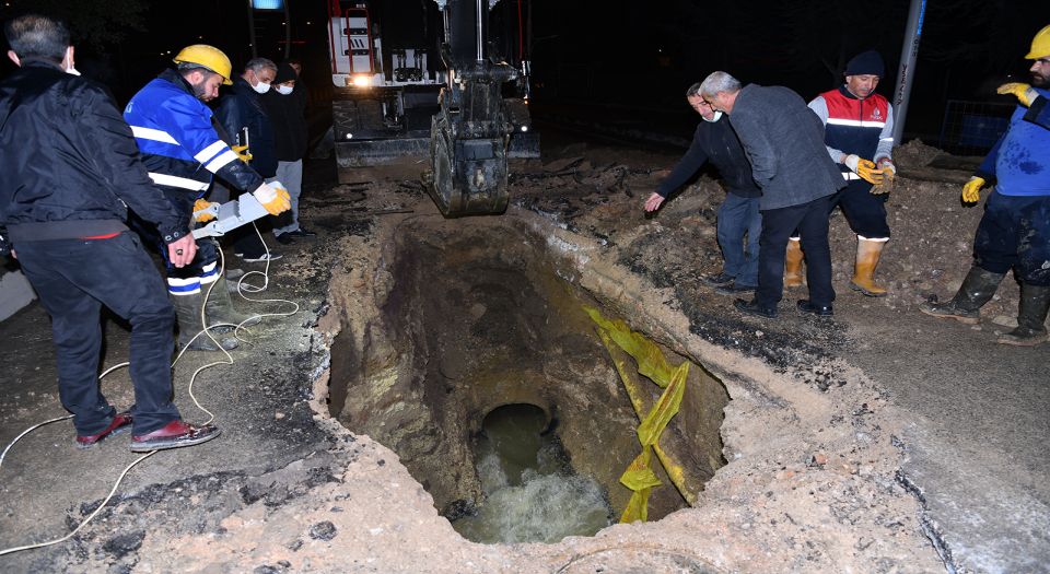 Malatya Yeşilyurt’taki kanalizasyon arızası giderildi