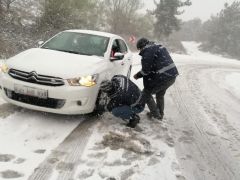 Manisa’da karla mücadele ekipleri iş başında