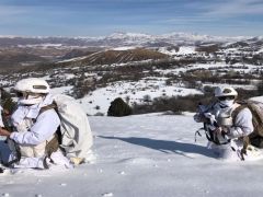 Erzincan Kemah’ın karlı dağlarında Komando Marşı