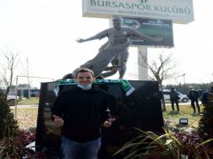 Bursaspor’da Batalla’nın heykeli dikildi