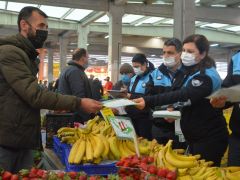 İzmir Aliağa’da pazaryerlerinde COVID-19 denetimi