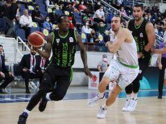 Manisa ekibi basketbolda son çeyrekte yıkıldı