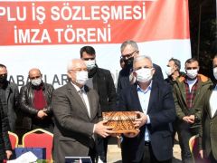 İzmir Karabağlar’da toplu sözleşme sevinci