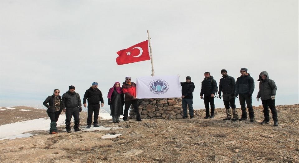 Malatya’da Beydağı’nın zirvesinde İstiklal Marşı okundu